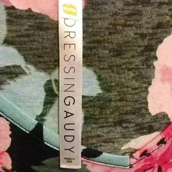 Super Cute Flowy Dress - Picture 3 of 4